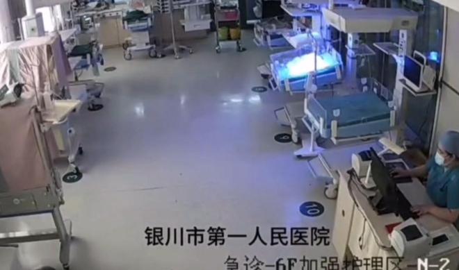 逃生后续来了！网友表示：这嘉奖是不是低了凯发k8国际首页登录地震中高中生背起同学(图2)