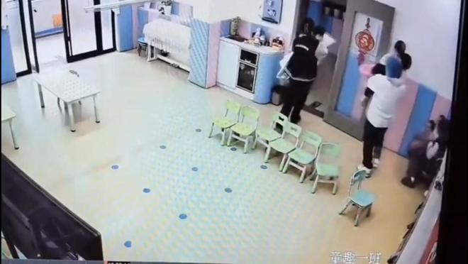 逃生后续来了！网友表示：这嘉奖是不是低了凯发k8国际首页登录地震中高中生背起同学(图10)