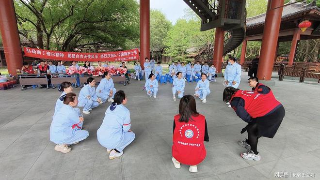 致敬白衣天使凝聚社会温情凯发k8入口沈阳爱心企业(图2)