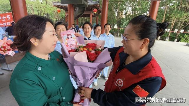 致敬白衣天使凝聚社会温情凯发k8入口沈阳爱心企业