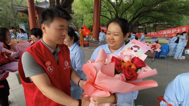 致敬白衣天使凝聚社会温情凯发k8入口沈阳爱心企业(图5)